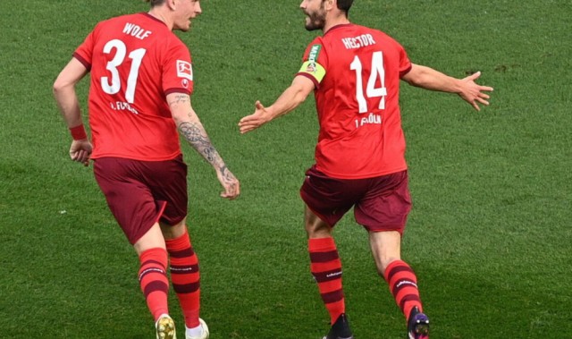  科隆门将超神扑救零封拜仁攻击群  