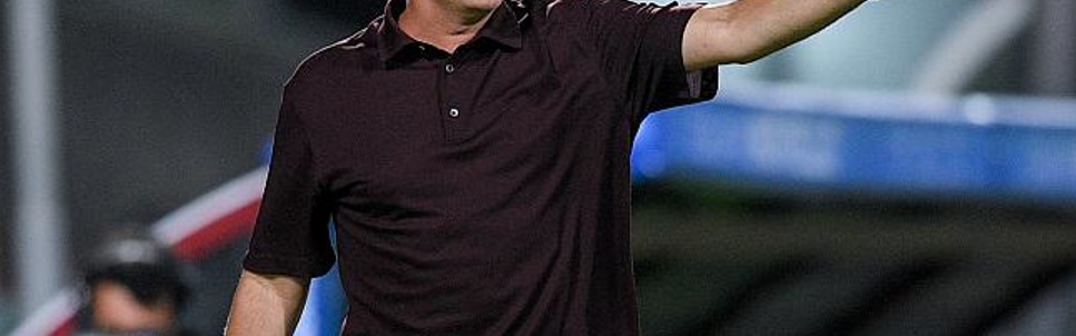  尼斯主帅赛后炮轰裁判 称争议判罚改变局势  