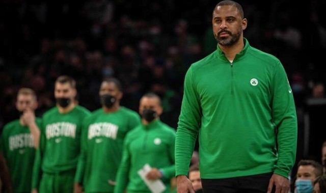  那不勒斯主帅下课，助教暂代帅位  