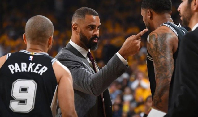  篮网主教练下课助教暂代帅位  