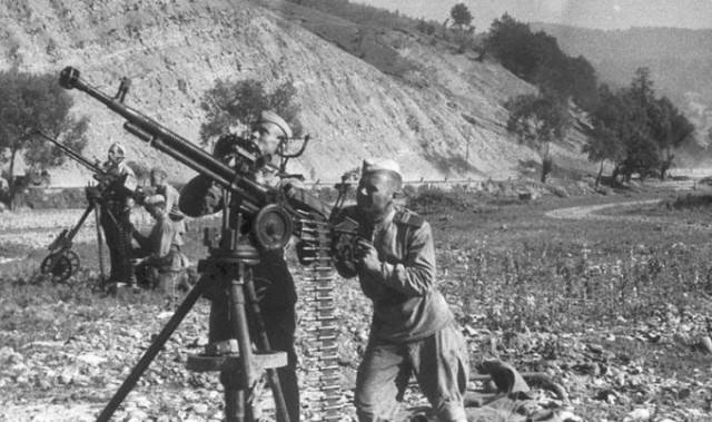  柏林联合防线失误遭升班马羞辱  